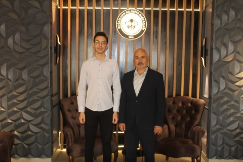 Başkan Coşar, ODTÜ’ye Yerleşen Fahrettin Cenker Mutlu’yu Tebrik Etti